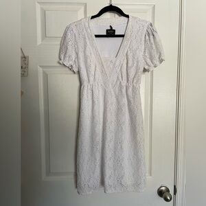 NWT Laundry By Shelli Segal Women’s 2 Ivory Lace dress Feminine Chic and Classic